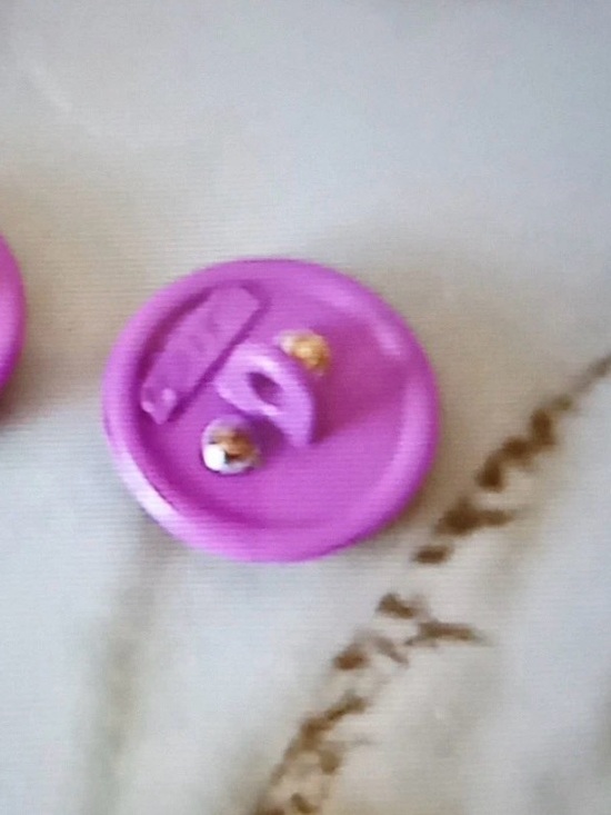Chanel Pink Button - stamped - Picture 4 of 4